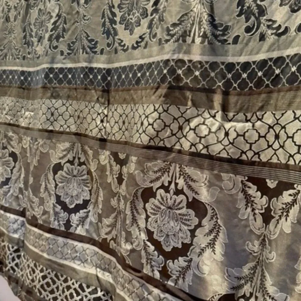 Floral Jacquard Modern Metallic Silver Shimmer Grey Comforter - Size King